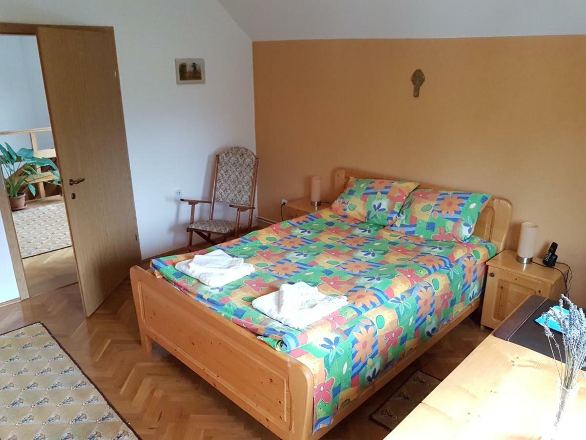 Casa Bunicilor Villa Colonia Sase Martie Екстериор снимка